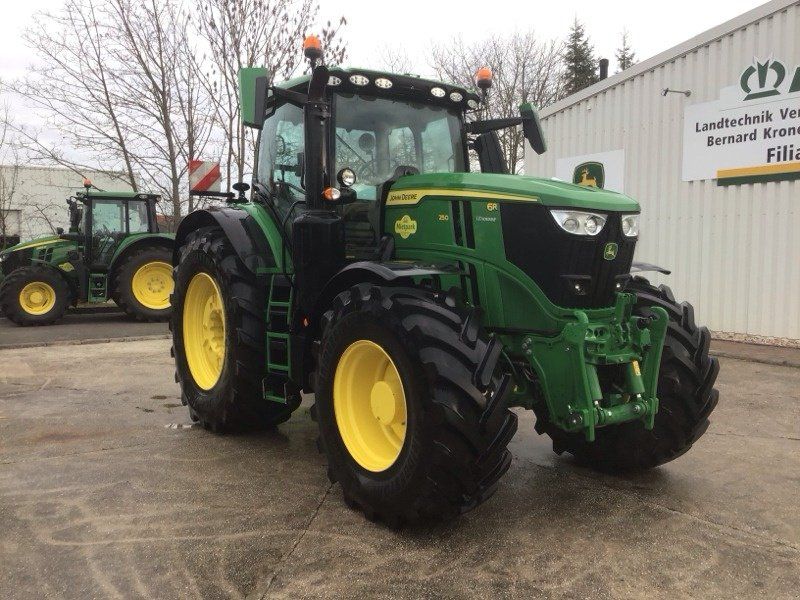 John Deere 6R 250