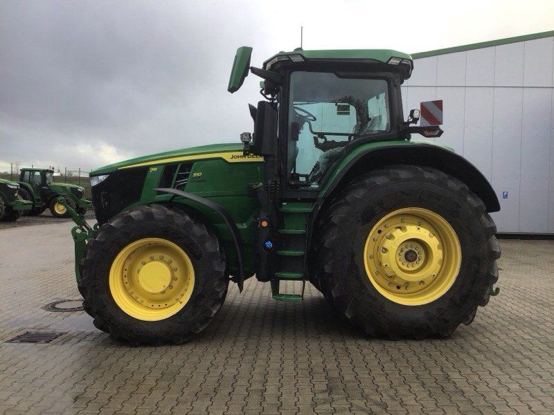 John Deere 7R 310