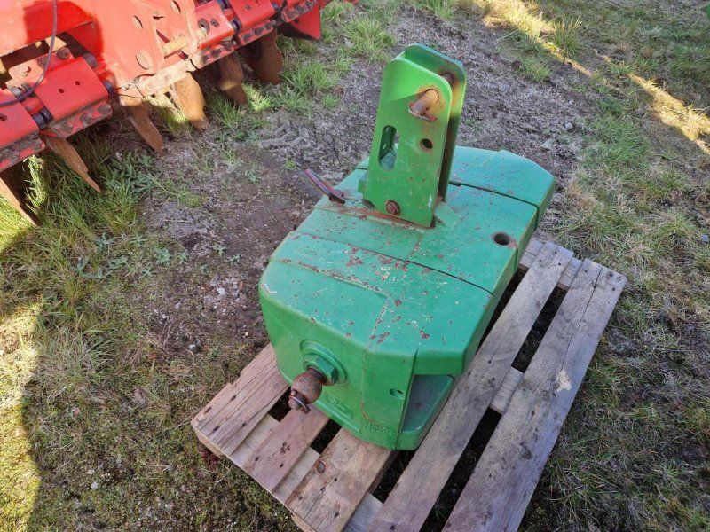 John Deere 900 kg
