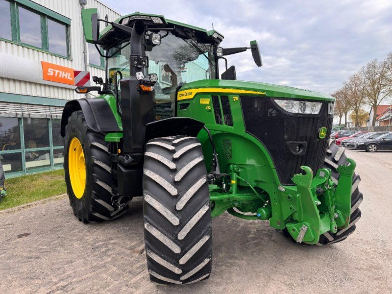 John Deere 7R310