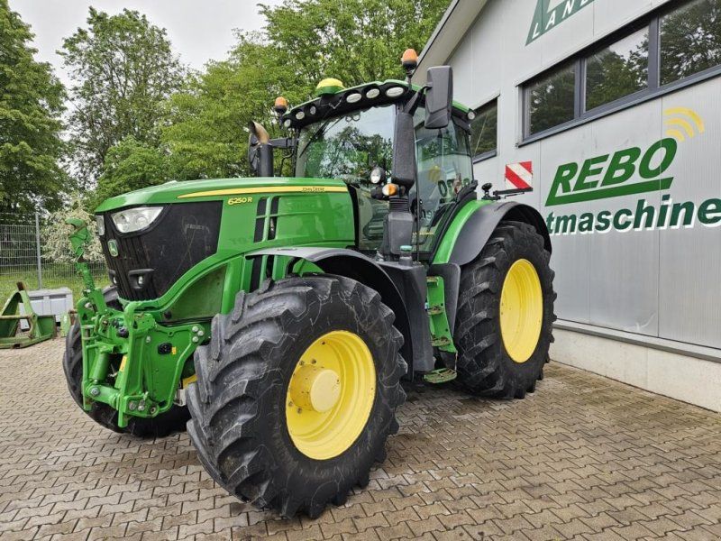 John Deere 6250R