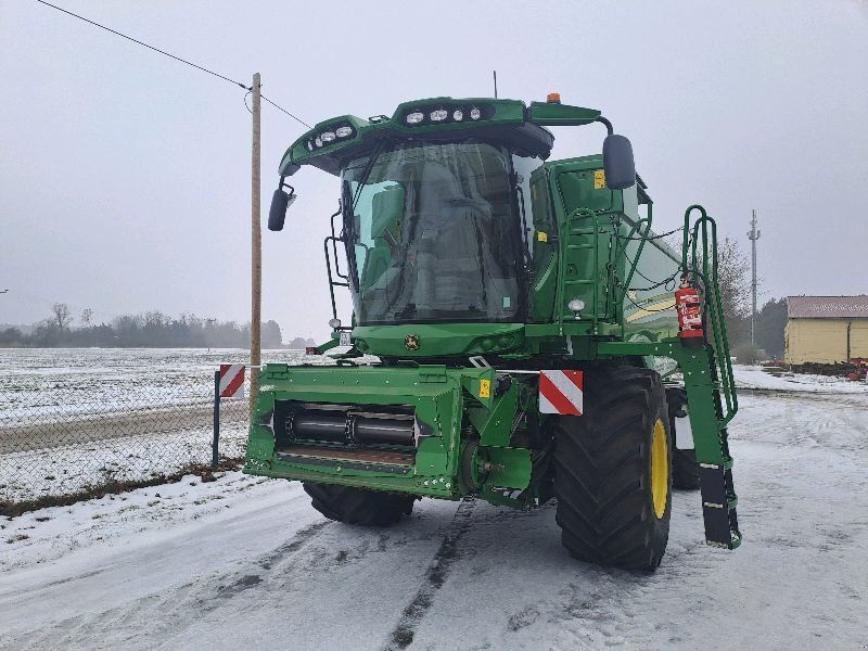 John Deere T560