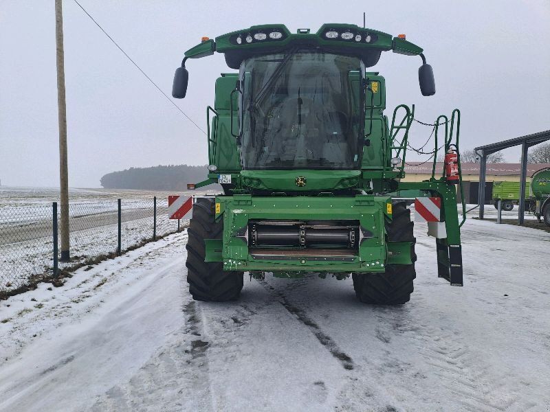 John Deere T560
