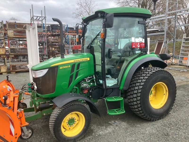 John Deere 4066R