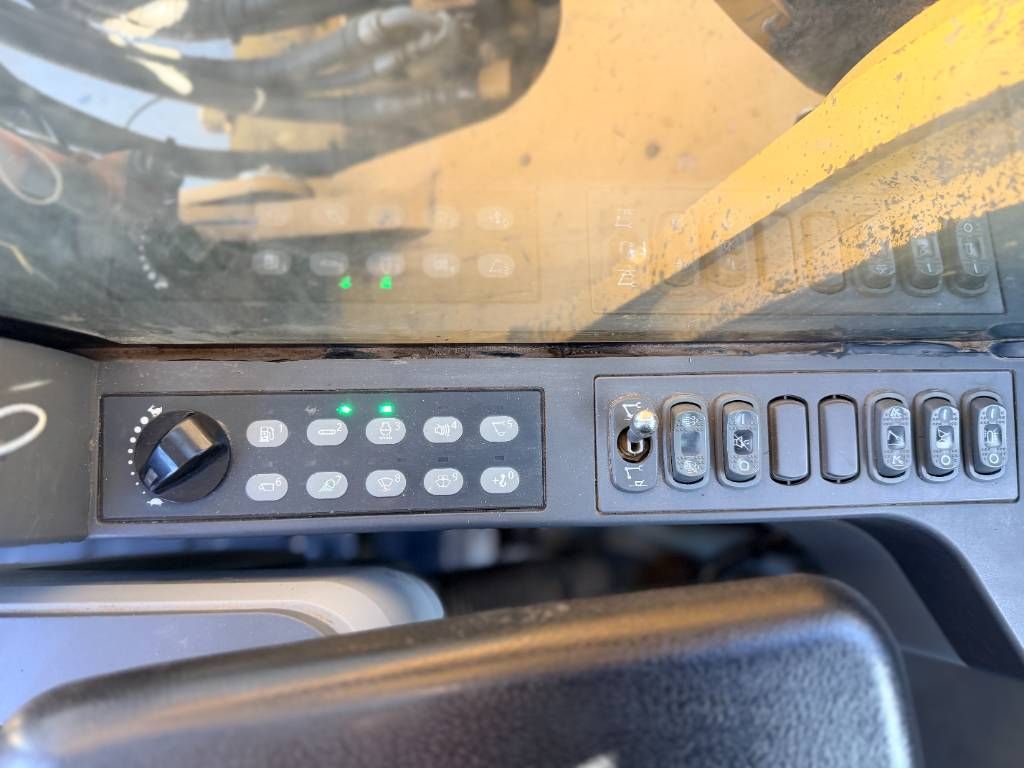 CAT 352F