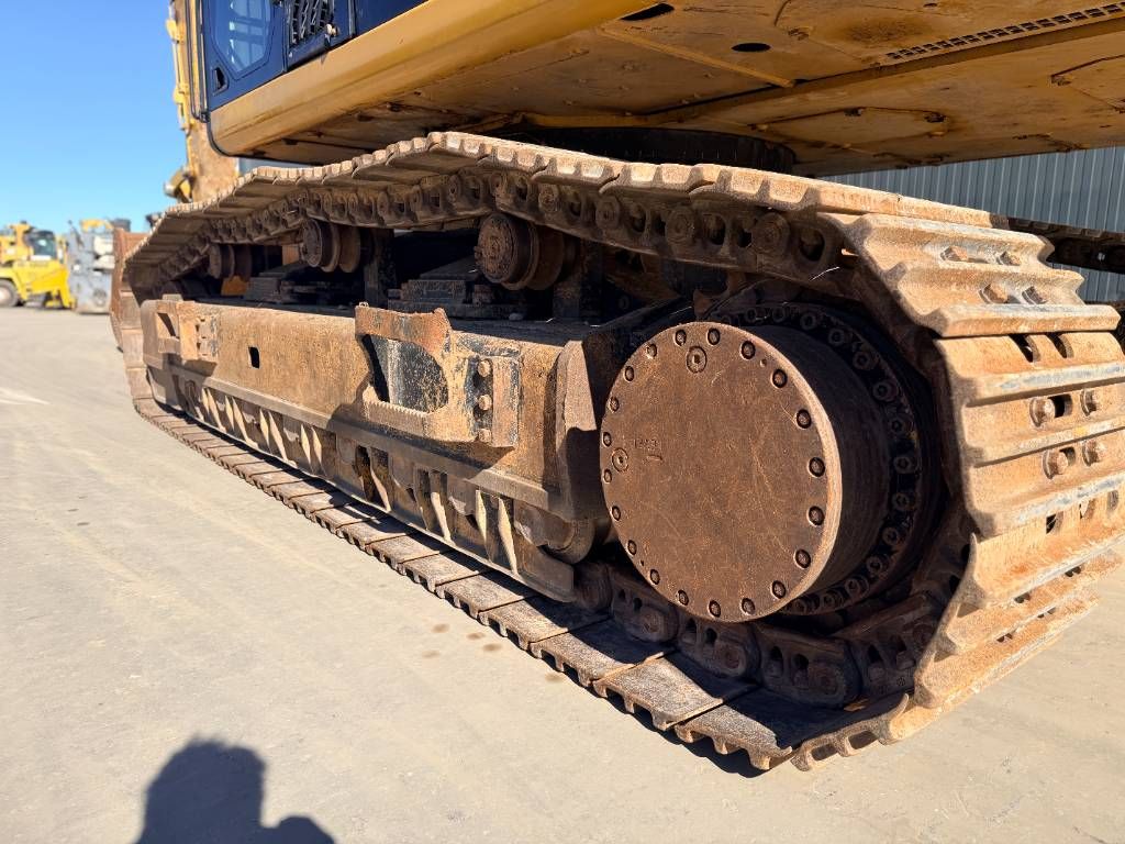 CAT 352F