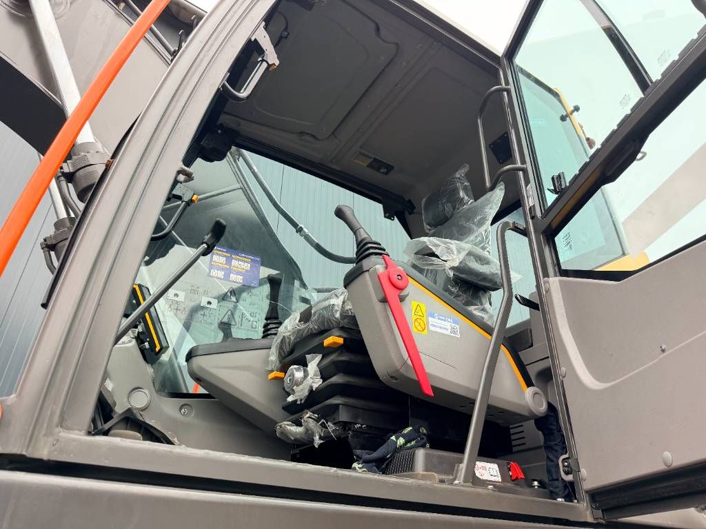Volvo EC210