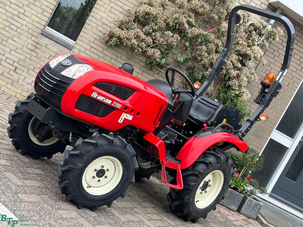 Branson 2200 diesel minitractor met stuurbekrachting