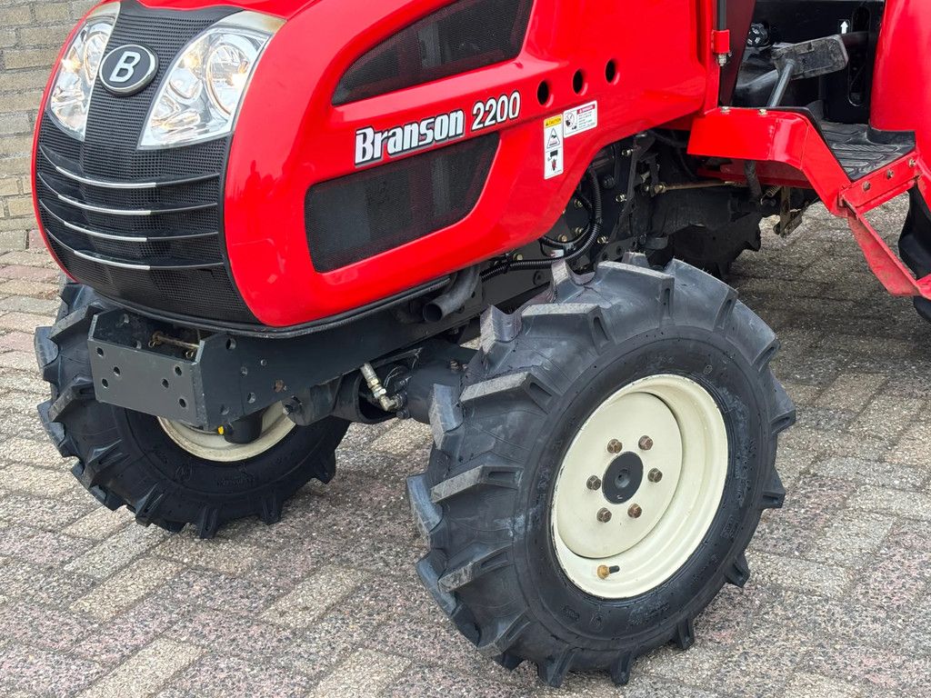Branson 2200 diesel minitractor met stuurbekrachting
