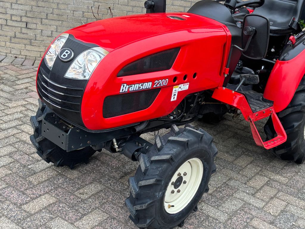 Branson 2200 diesel minitractor met stuurbekrachting