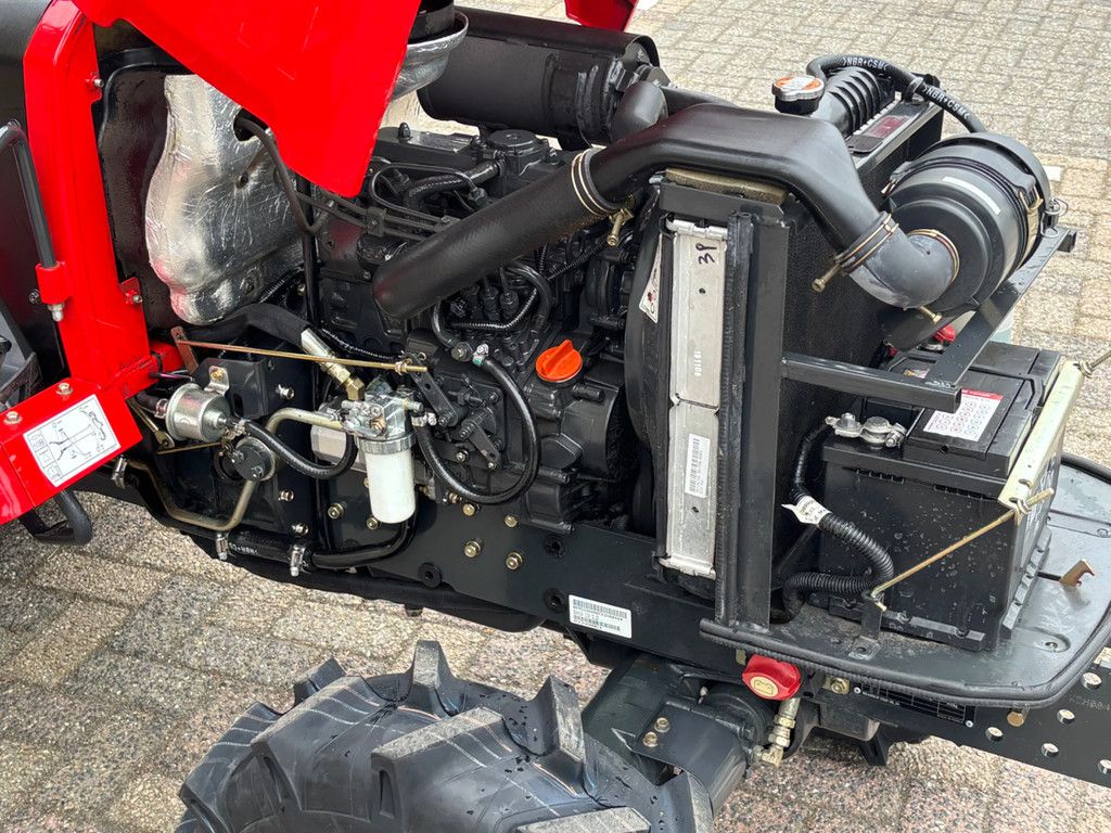 Branson 2200 diesel minitractor met stuurbekrachting