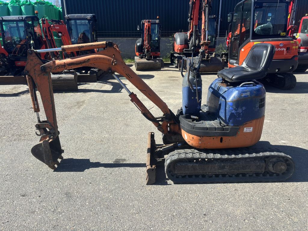 KOMATSU PC10MR