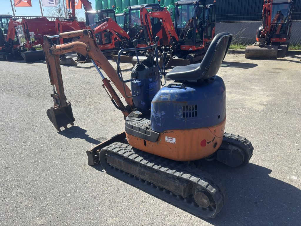 KOMATSU PC10MR