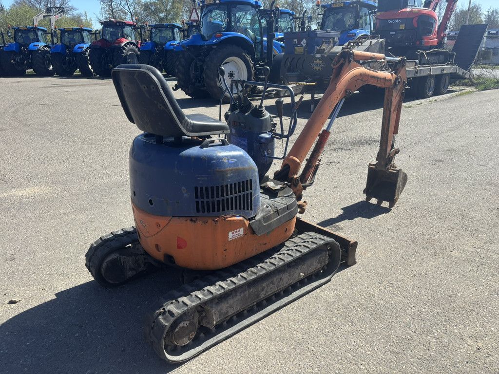 KOMATSU PC10MR