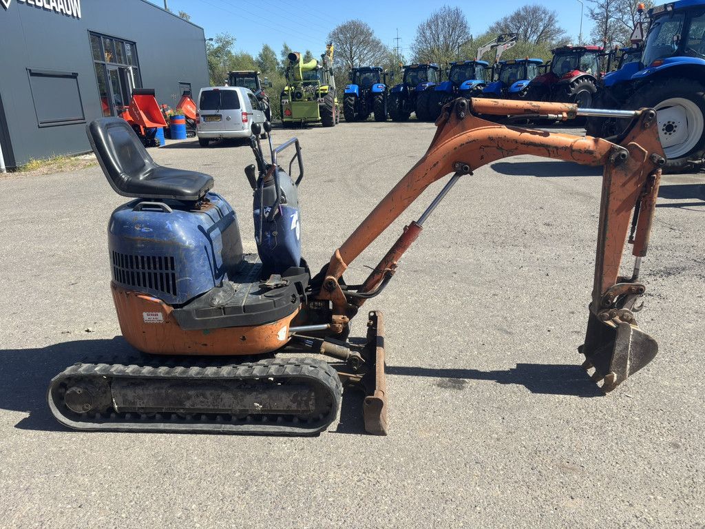 KOMATSU PC10MR