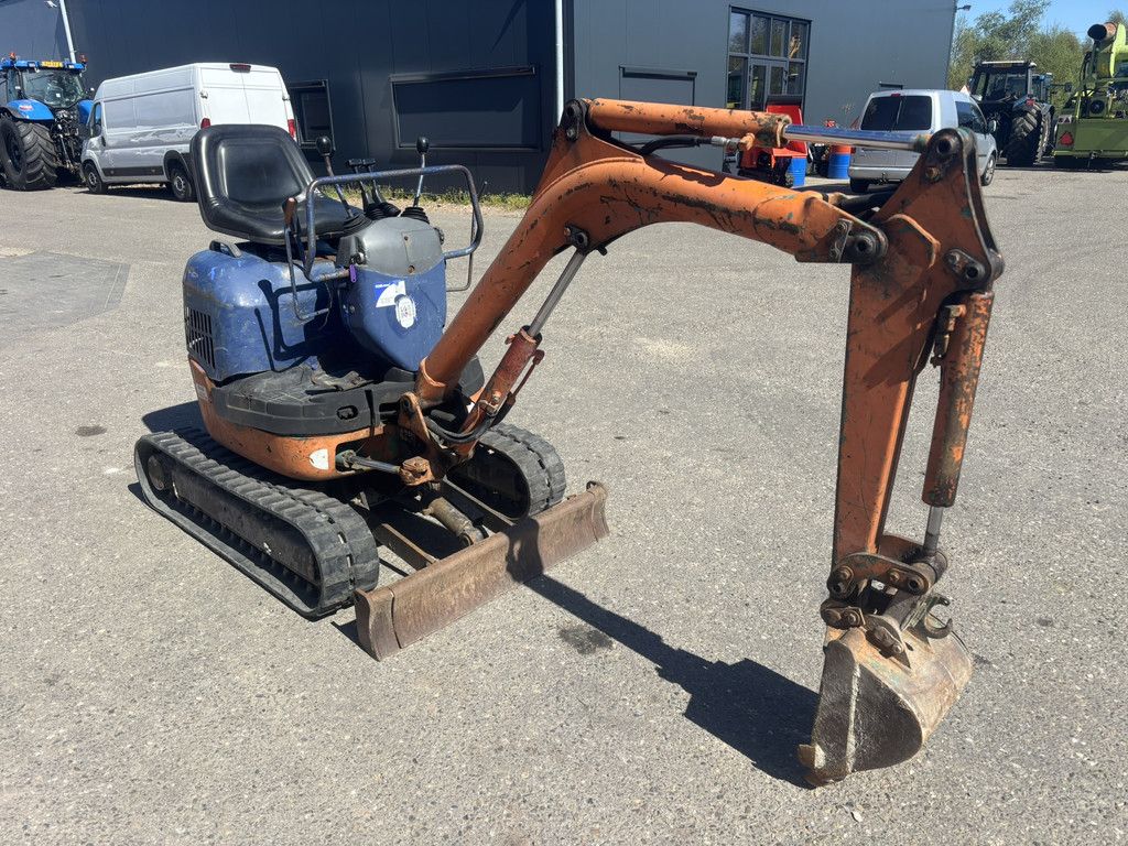 KOMATSU PC10MR