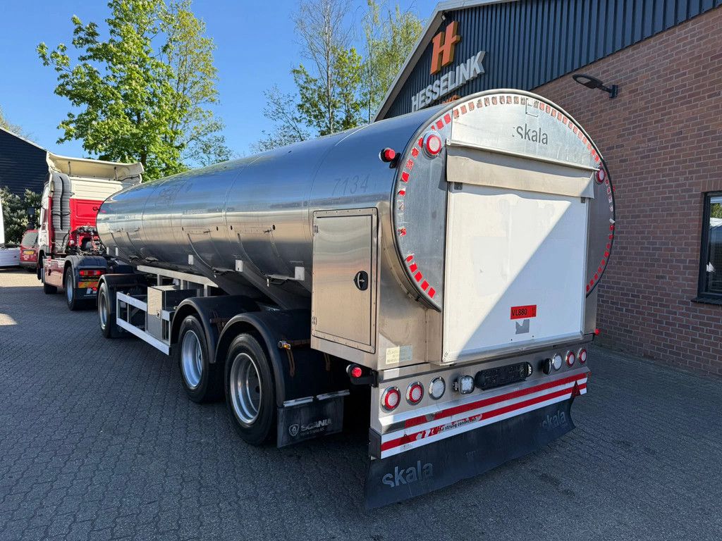 Magyar 3-AKSLET SLEPVOGN Skala RVS/INOX Melk/Milch/Milk Food 4 Rooms 18.000L Liftas