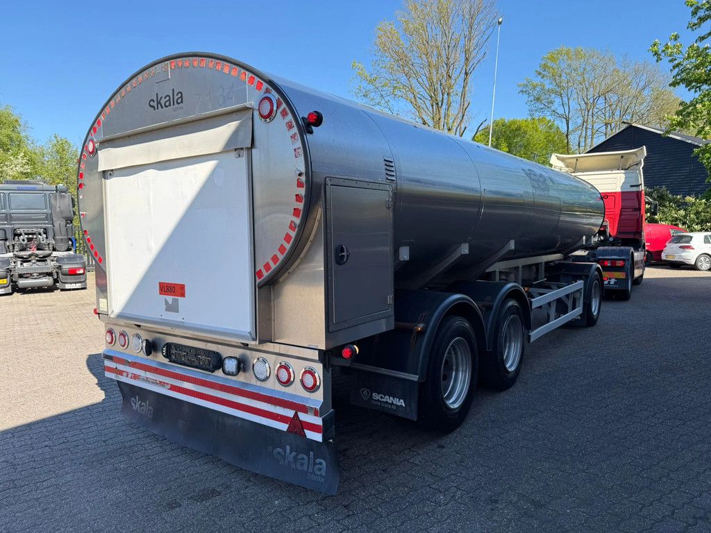 Magyar 3-AKSLET SLEPVOGN Skala RVS/INOX Melk/Milch/Milk Food 4 Rooms 18.000L Liftas