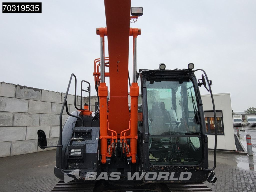 Hitachi ZX135 US-6 Inlc. New Chains + Sprockets