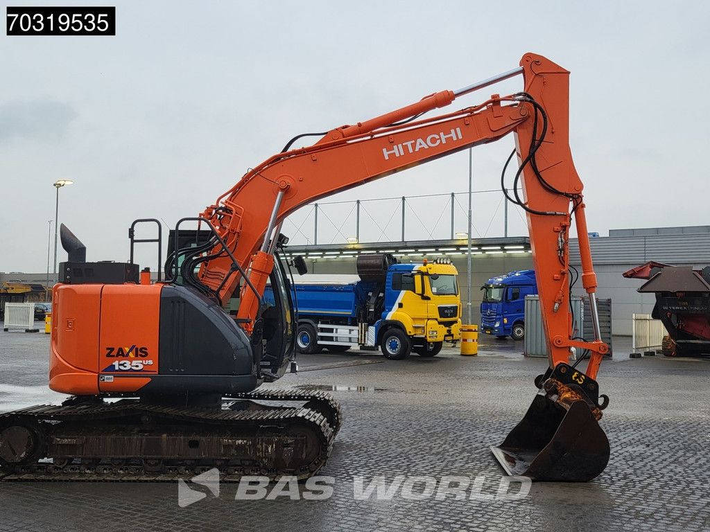 Hitachi ZX135 US-6 Inlc. New Chains + Sprockets
