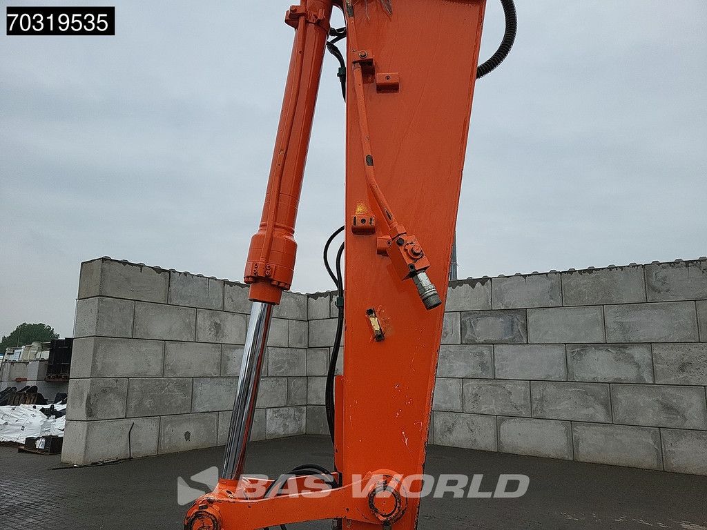 Hitachi ZX135 US-6 Inlc. New Chains + Sprockets