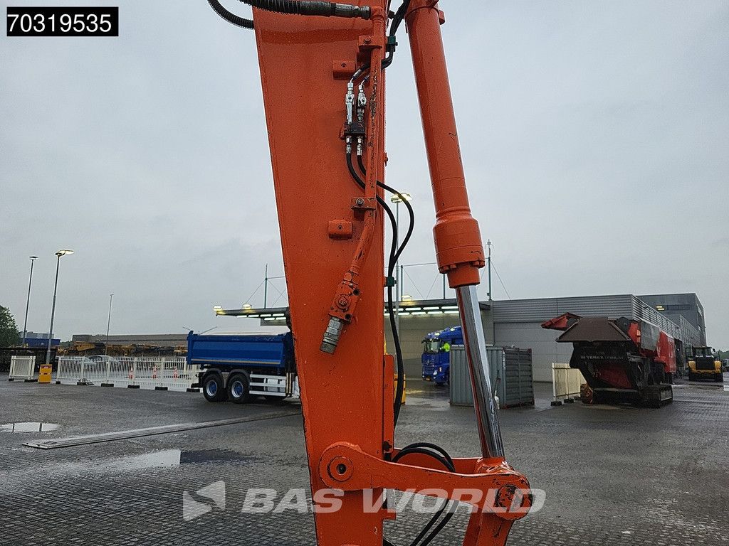 Hitachi ZX135 US-6 Inlc. New Chains + Sprockets