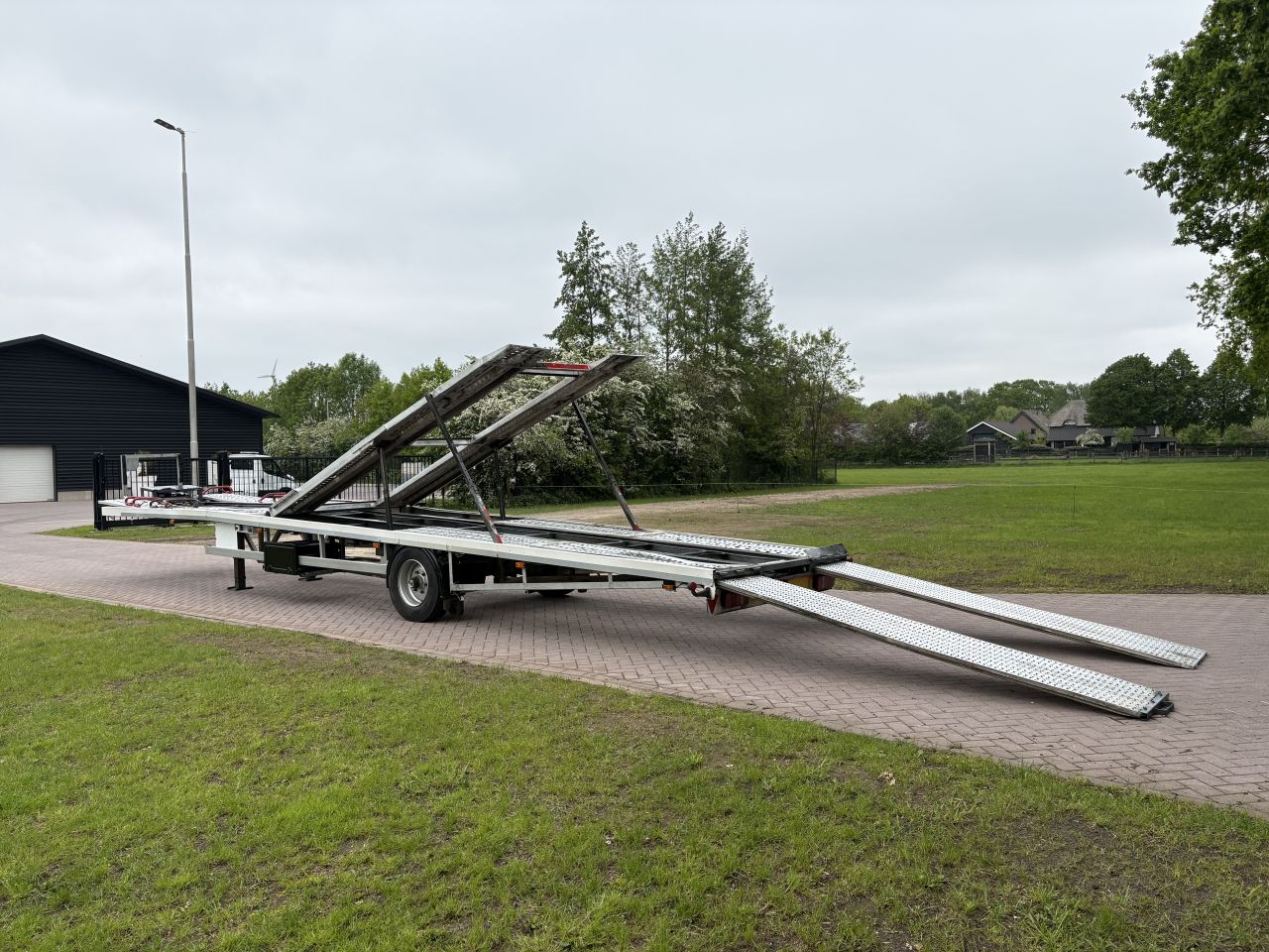 Be oplegger VF MINITRAILER ambulance auto transporter met Lier