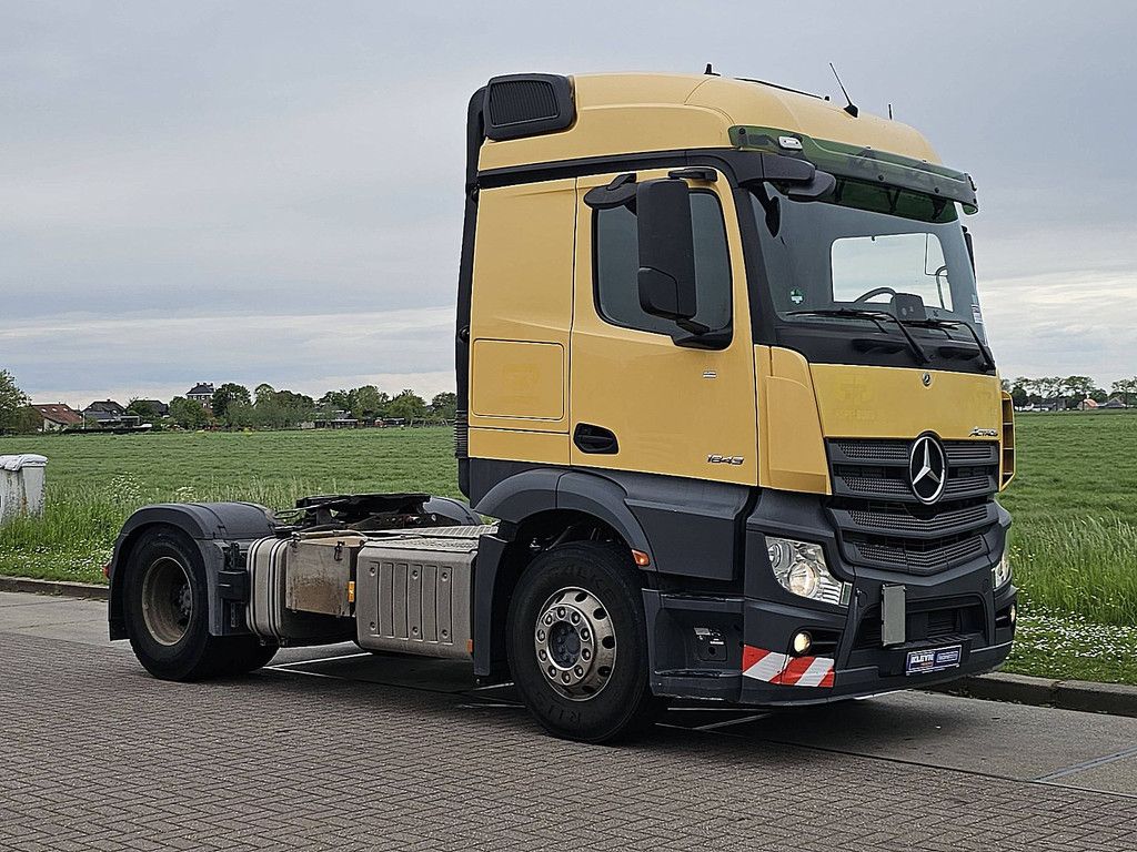 MERCEDES-BENZ ACTROS 1843