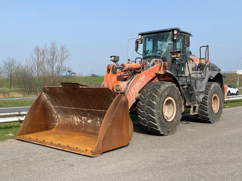 Hitachi ZW250-6