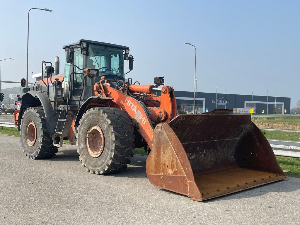 Hitachi ZW250-6