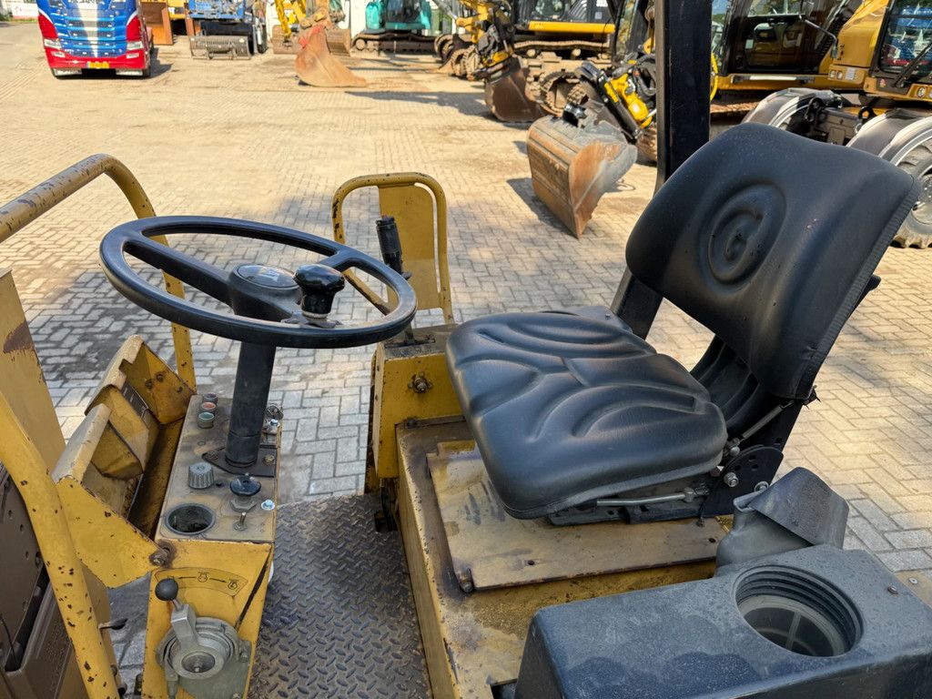 Caterpillar CB214C