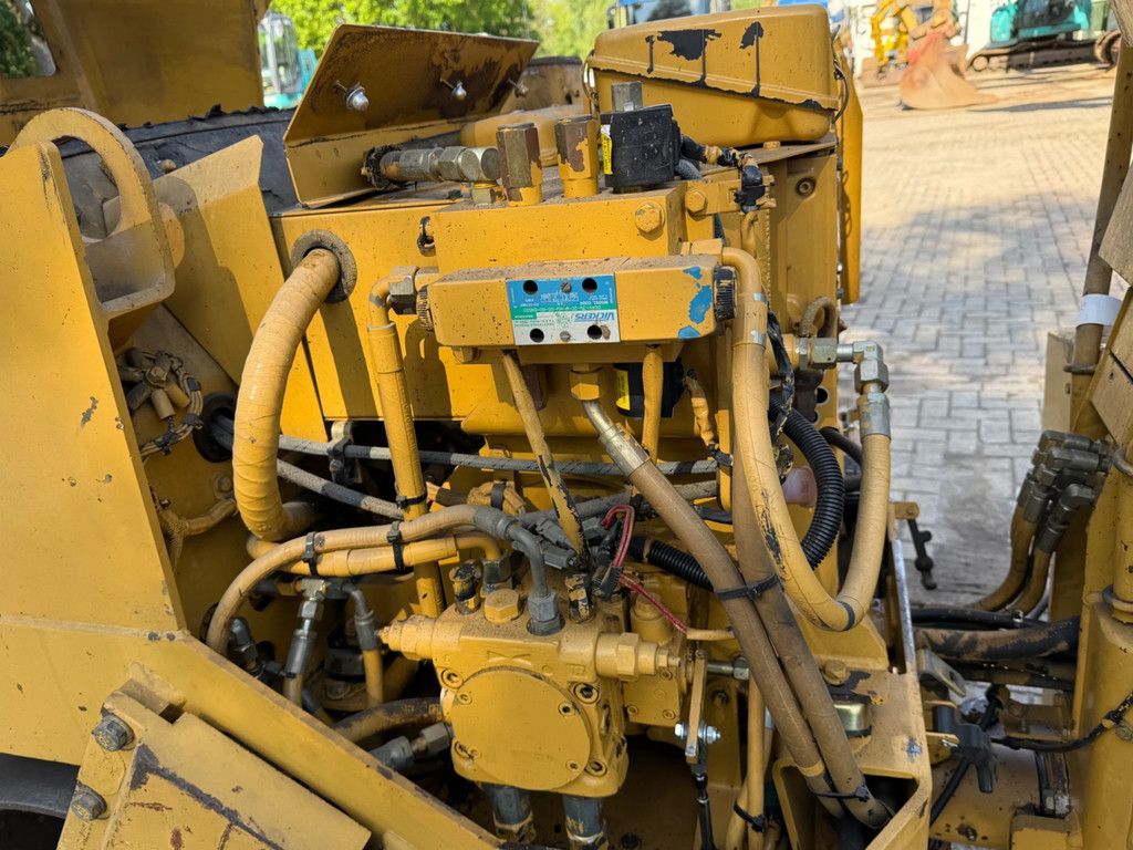 Caterpillar CB214C