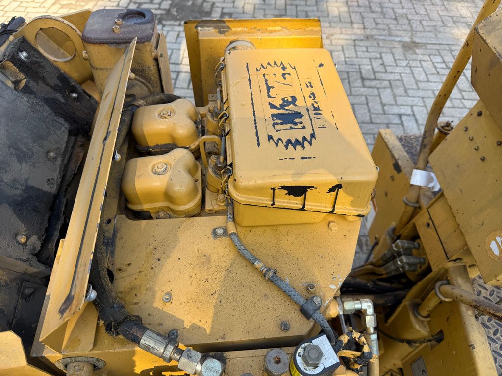 Caterpillar CB214C