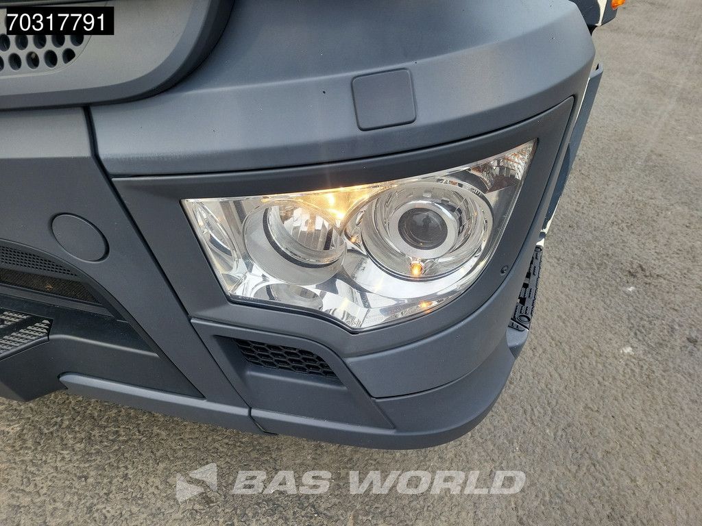 Mercedes Actros 1827 4X2 18tonner 2000kg Ladebordwand box heating Xenon Automatic Euro 6