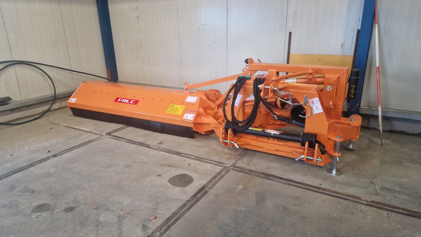 Falc TLF2500 zijklepelmaaier