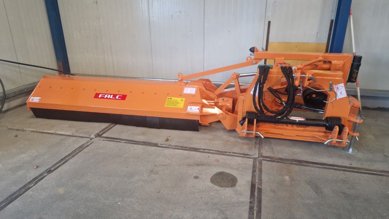 Falc TLF2500 zijklepelmaaier