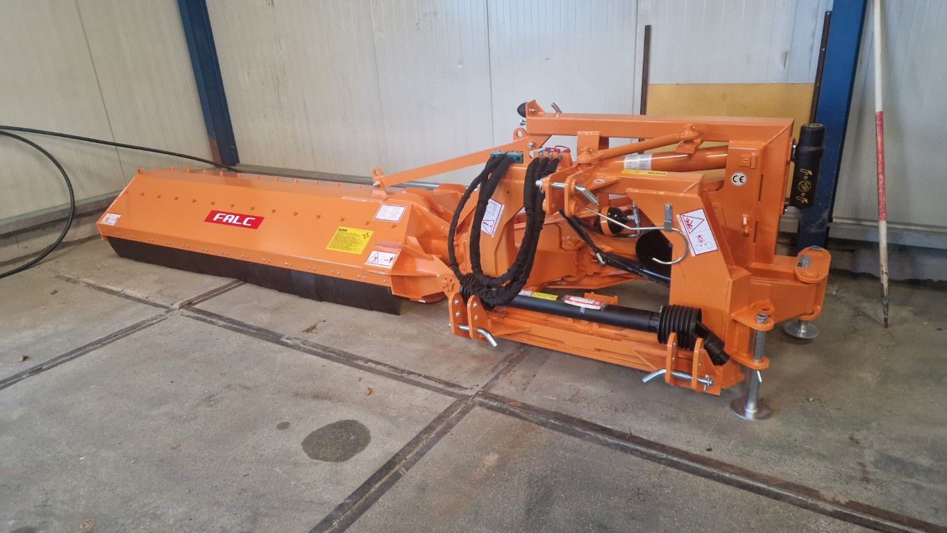 Falc TLF2500 zijklepelmaaier
