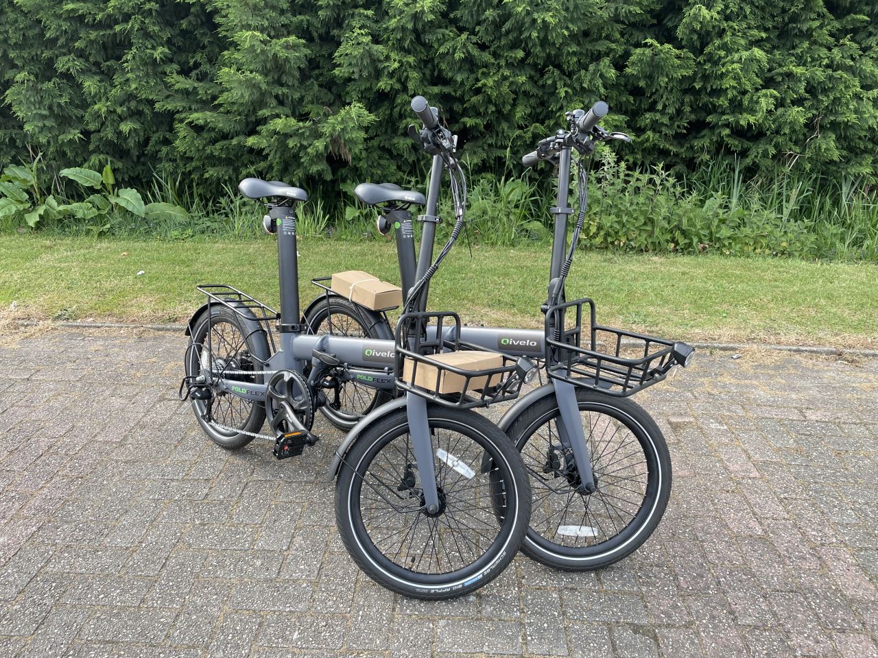 Zo goed als nieuw: Setje elektrische vouwfietsen voor 999,-