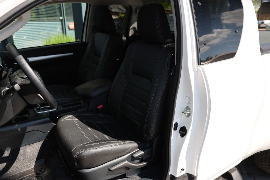 Toyota Hilux 2.8 D-4D X-TRA CAB PROFESSIONAL A/T 4WD VAN