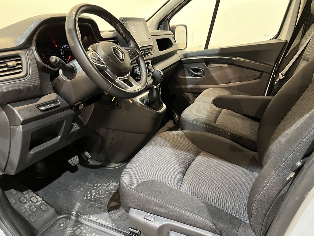 Renault Trafic 2.0 Blue dCi 150 PK L2H1 Advance Automaat Servicebus / Inrichting / Euro 6 / Schuifdeur L + R / 220V. / Airco / CarPlay / Camera / Trekhaak / Cruise Control / LED / 3-Zits / 62.800 KM !!