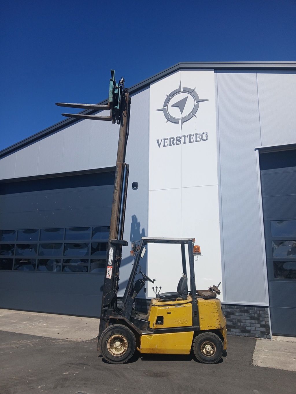 Yale 2.5Ton Deisel triplo + rotator!!
