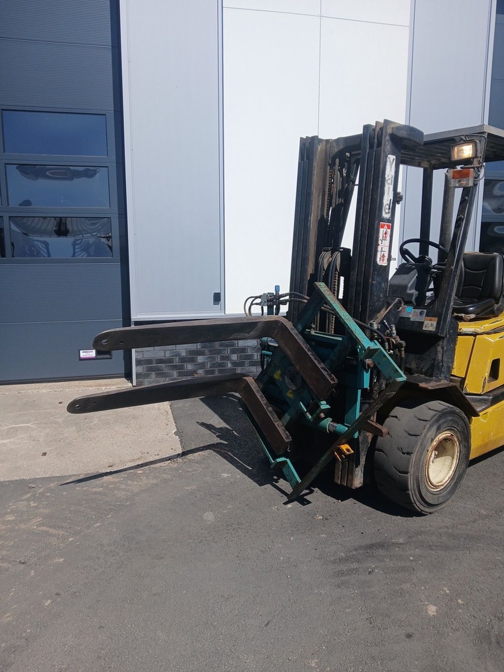 Yale 2.5Ton Deisel triplo + rotator!!