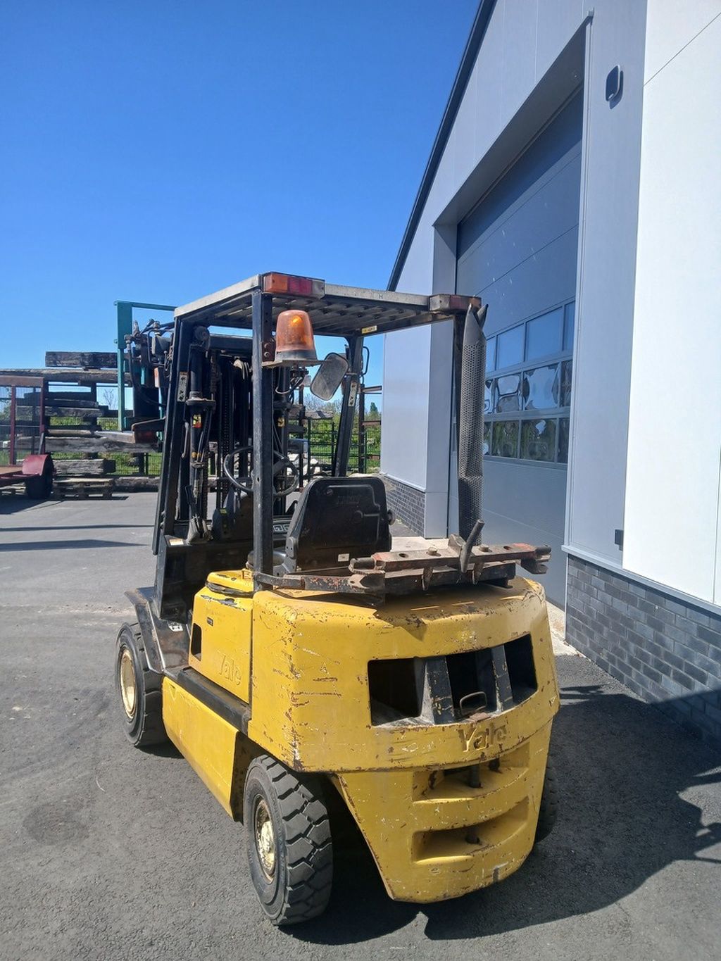 Yale 2.5Ton Deisel triplo + rotator!!