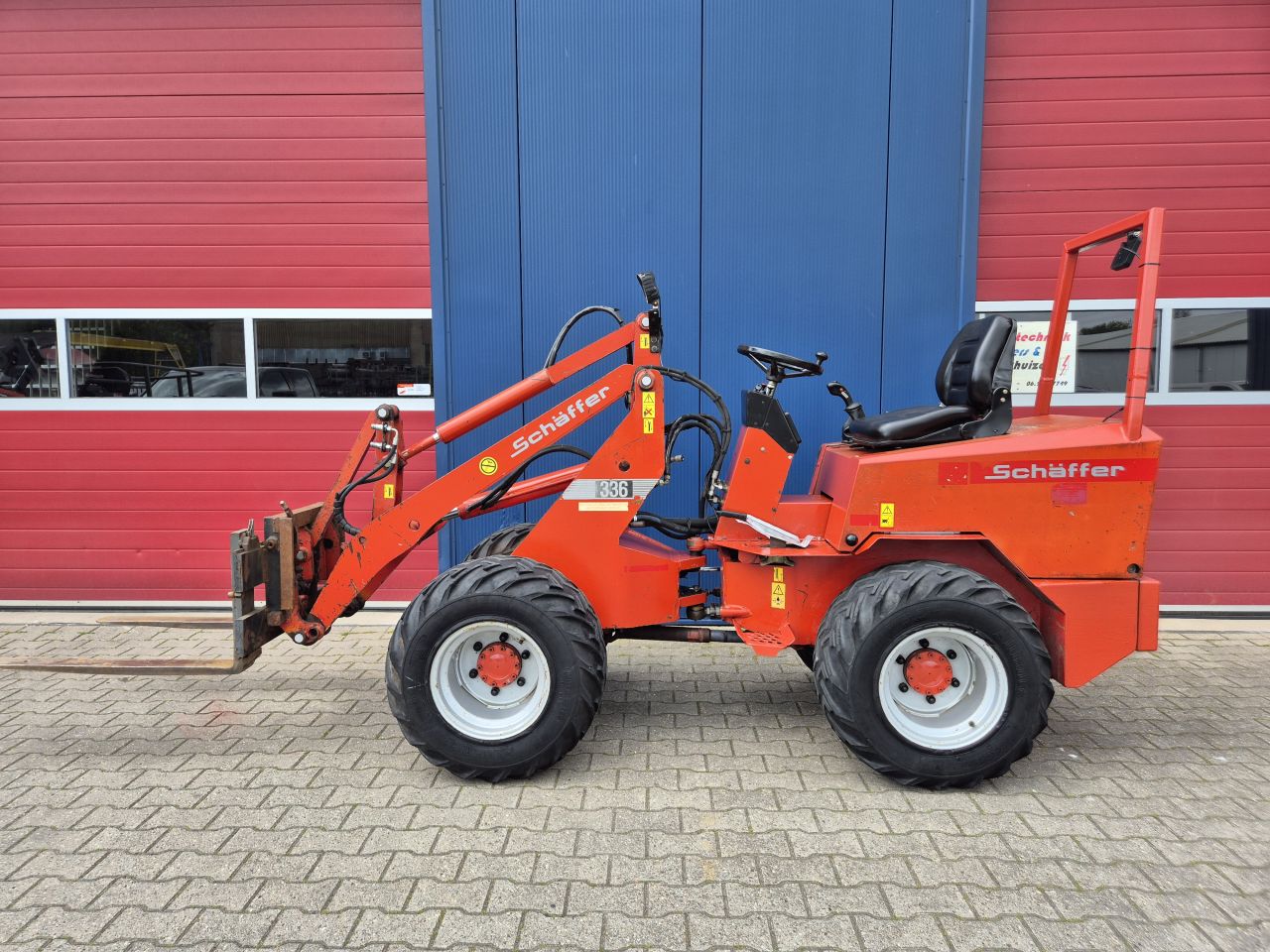 SCHAFFER 336 SHOVEL MET KUBOTA 36PK