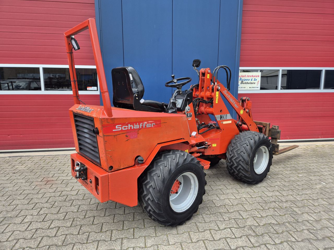 SCHAFFER 336 SHOVEL MET KUBOTA 36PK