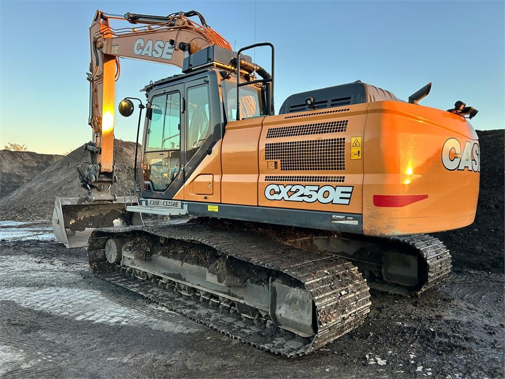 CASE Construction CX250E