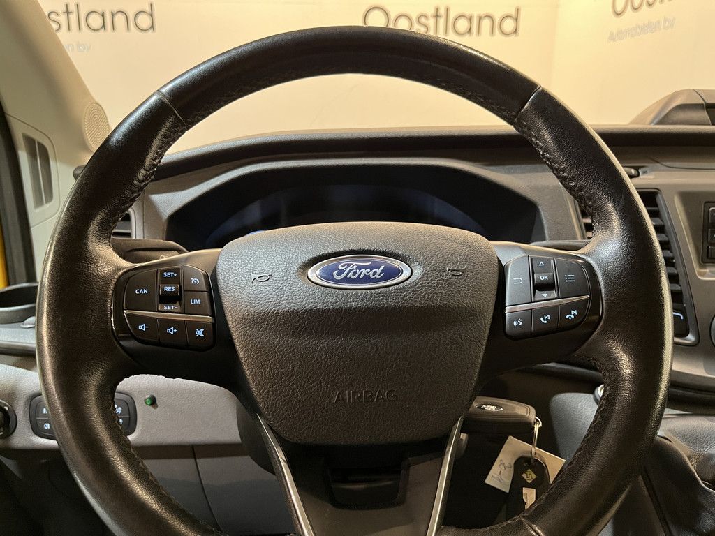 Ford Transit 350 2.0 TDCI L4H1 Trend 130 PK RWD Open Laadbak / Euro 6 / Airco / Trekhaak 3.000 KG / Cruise Control /