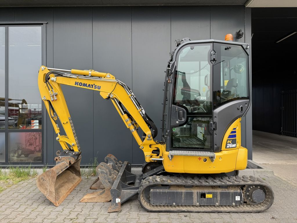 Komatsu PC26MR-5 / 536 uur