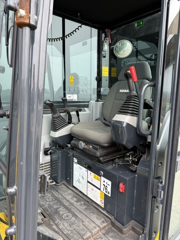 Komatsu PC26MR-5 / 536 uur