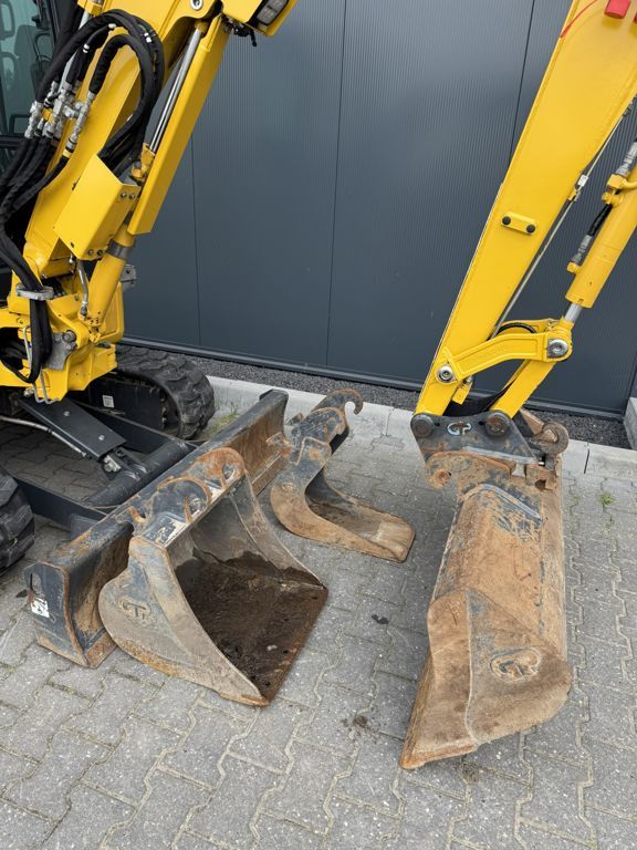 Komatsu PC26MR-5 / 536 uur